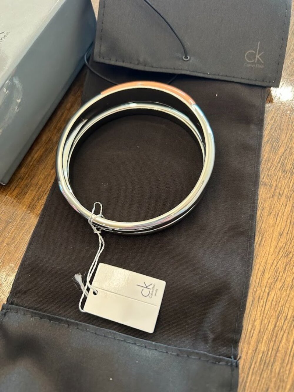 NWT Calvin Klein Silver & Peach Bangle Bracelet | Luxury Jewelry with Box & Pouc - Picture 4 of 7